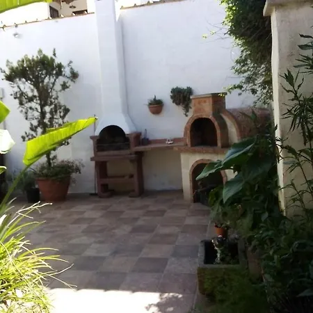 Casa Vacanza Il Giardino Tatil Evi *